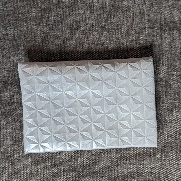 Free With Purchase - Picture 4 of 5